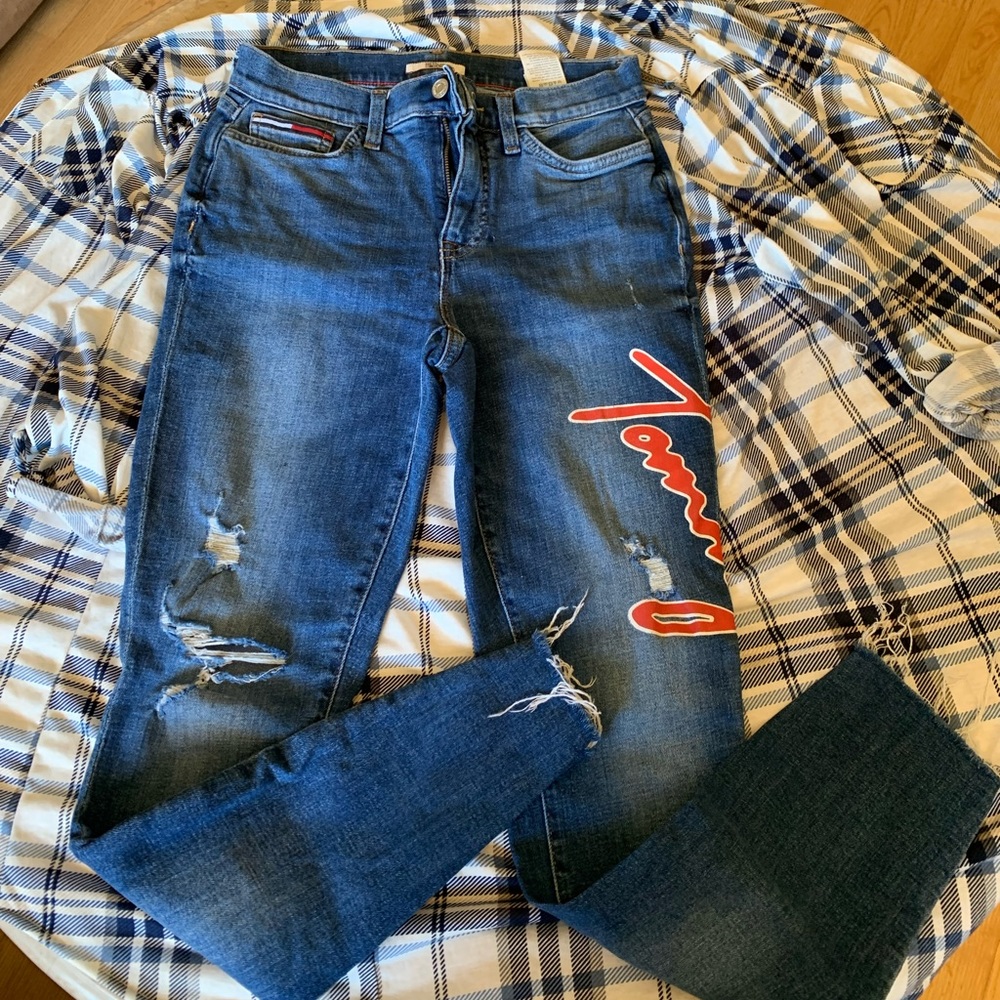 Tommy Hilfiger size 4 high rise curve jeans